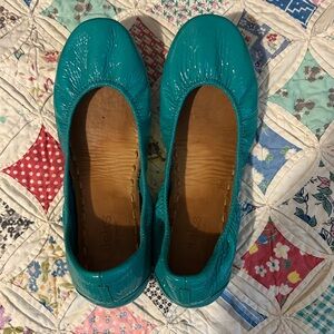 Tieks patent leather ballet flats in Tieks blue
